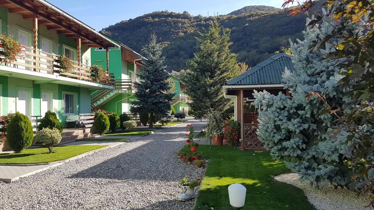 Pension Charisma Băile Herculane Exterior foto