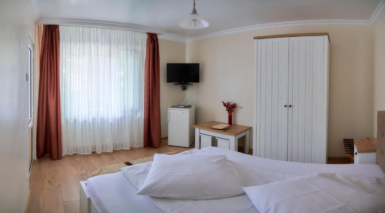 Pension Charisma Băile Herculane Exterior foto